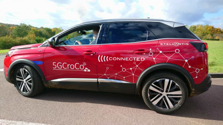 A 5GCroco - Stellantis test car