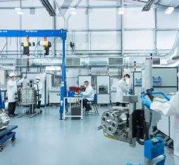 Graphene processing factory / usine de fabrication de graphène