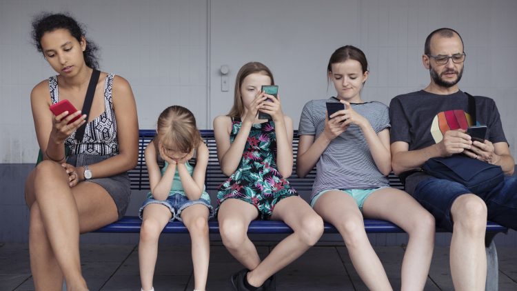 GettyImages - smartphone attention