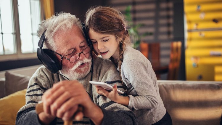GettyImages - famille et réseau social - family and social network